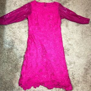 Pink lace dress 😍